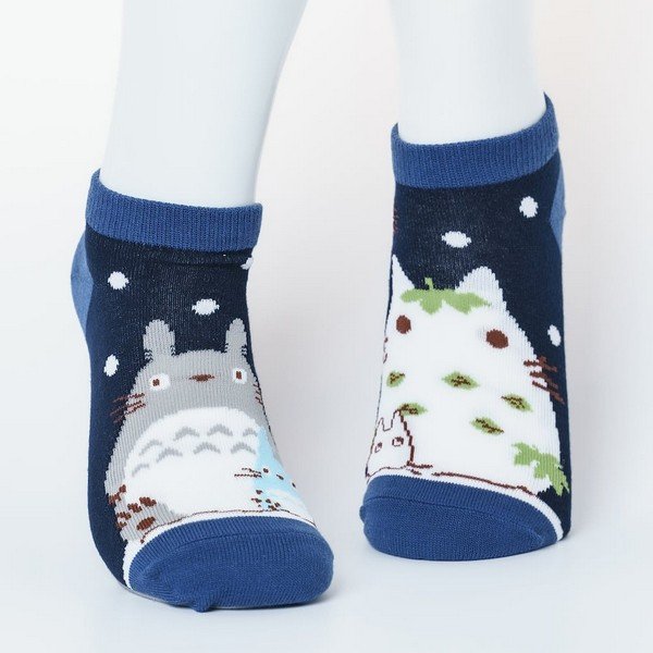 Snoopy Women's Crew Socks – Float-Knit Design (Size 23-25cm) – Ivory
